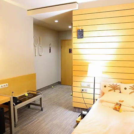 ホテル Restauracja Tenis Kortowo 3*