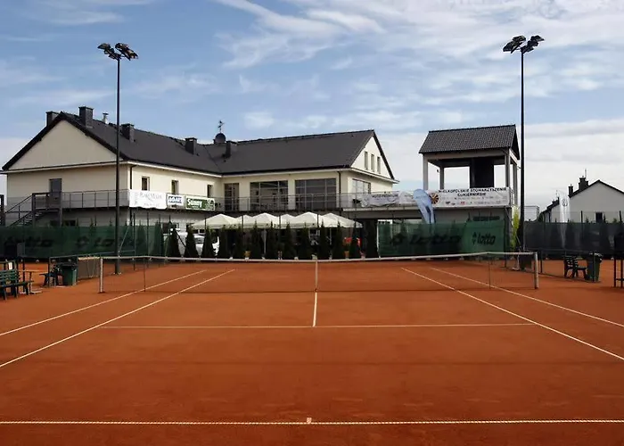Restauracja Tenis Kortowo מלון 3*